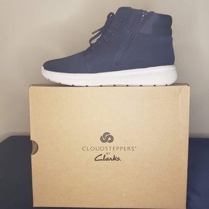 CLOUDSTEPPERS by Clarks